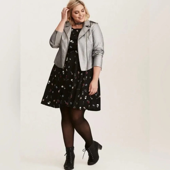 TORRID Acas‎ Skull Floral Chills Ruffle Cold Shoulder Dress - Picture 5 of 11